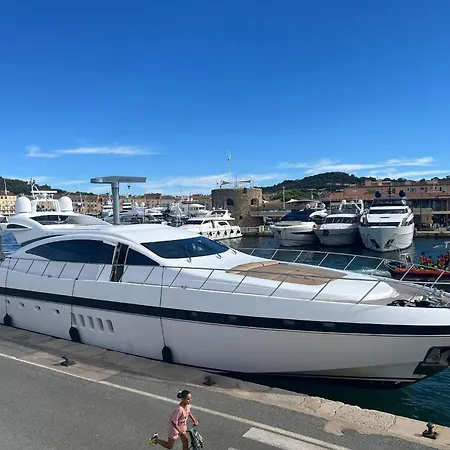 Πλωτό κατάλυμα Mangusta Yacht Enzo Κάννες